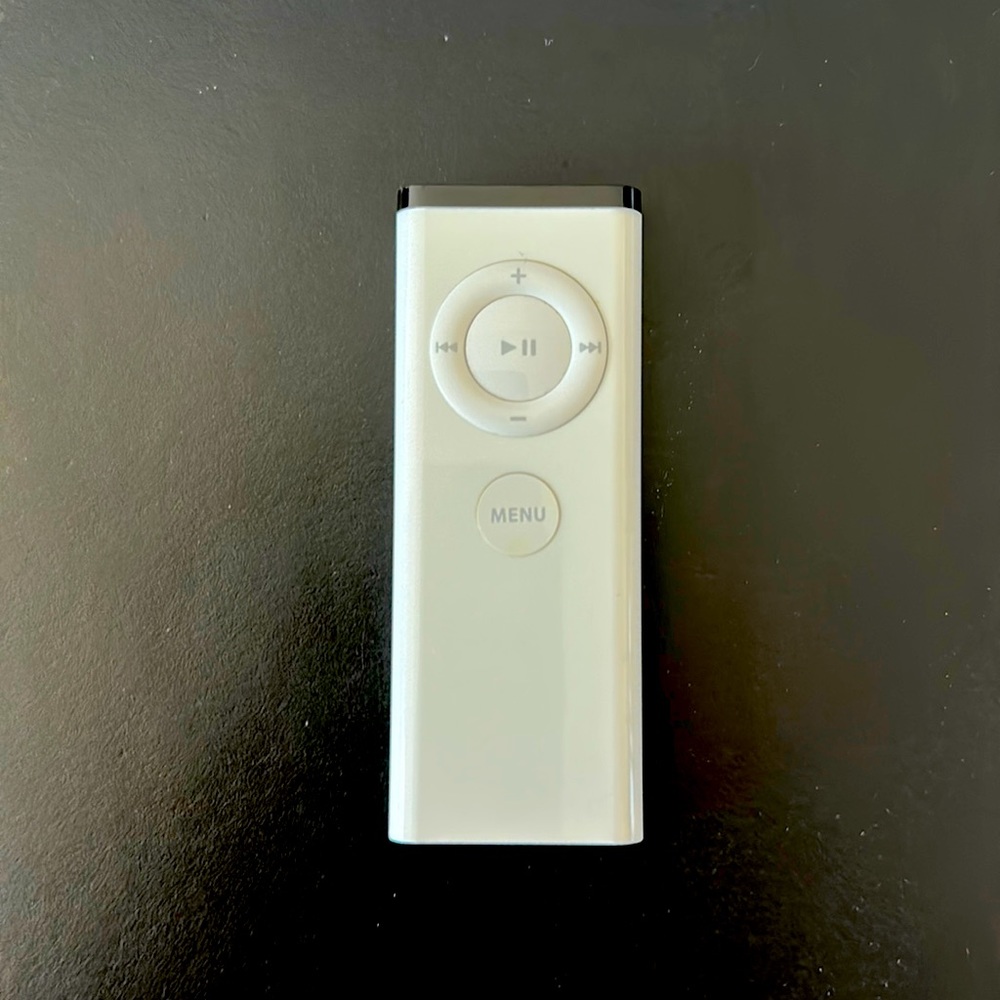 Original white Apple Remote A1156